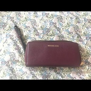 Michael Kors jet set  saffiano leather wallet
